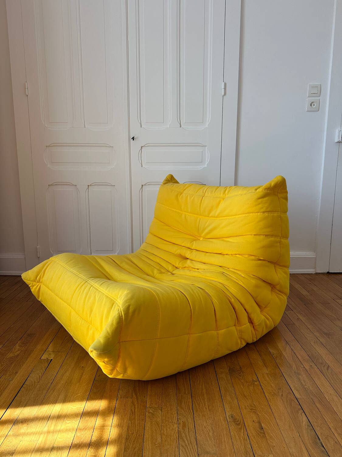 Chauffeuse Togo par Michel Ducaroy pour Ligne Roset