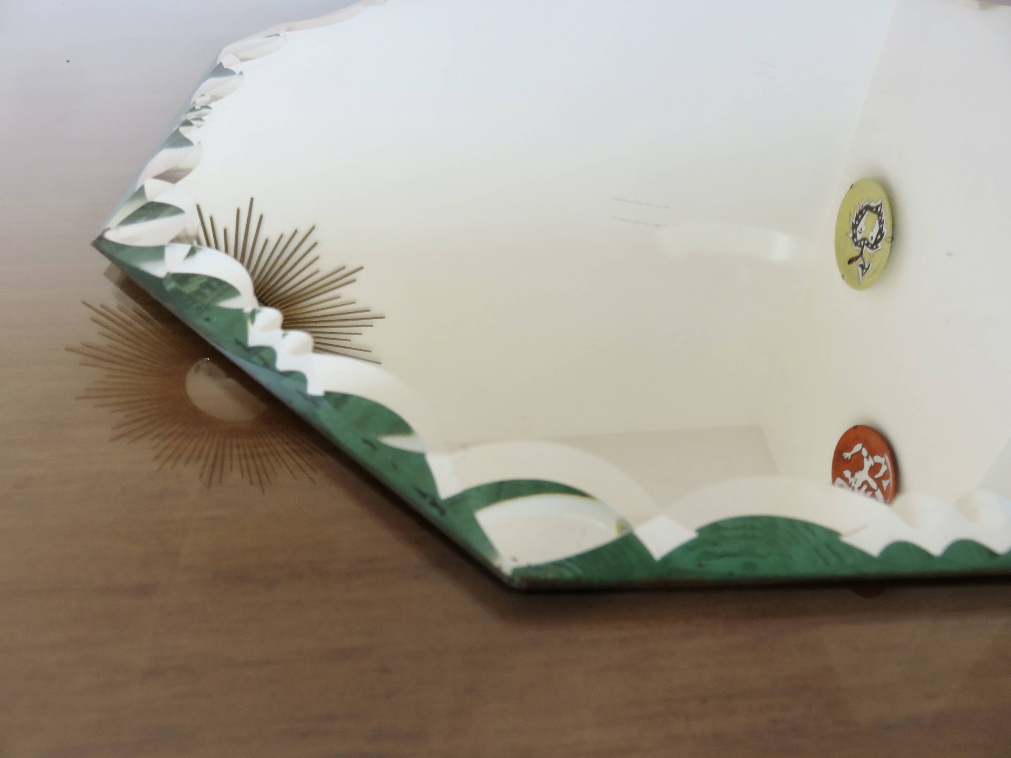 Large bevelled octagonal mirror to be placed, 1940s.