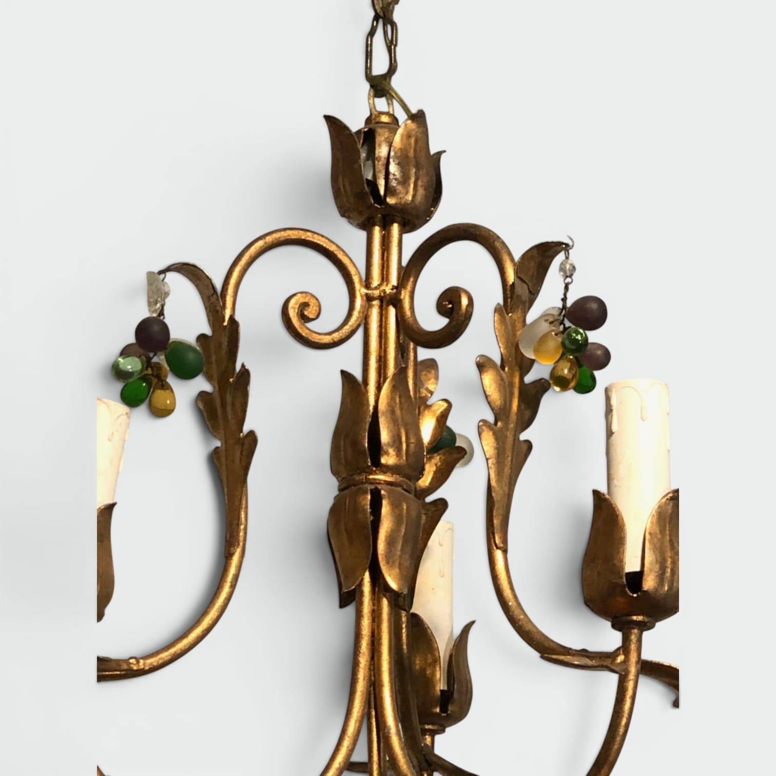 Paire de Lustres en Métal Doré à Décor de Feuillages et Grappes de Raisin e