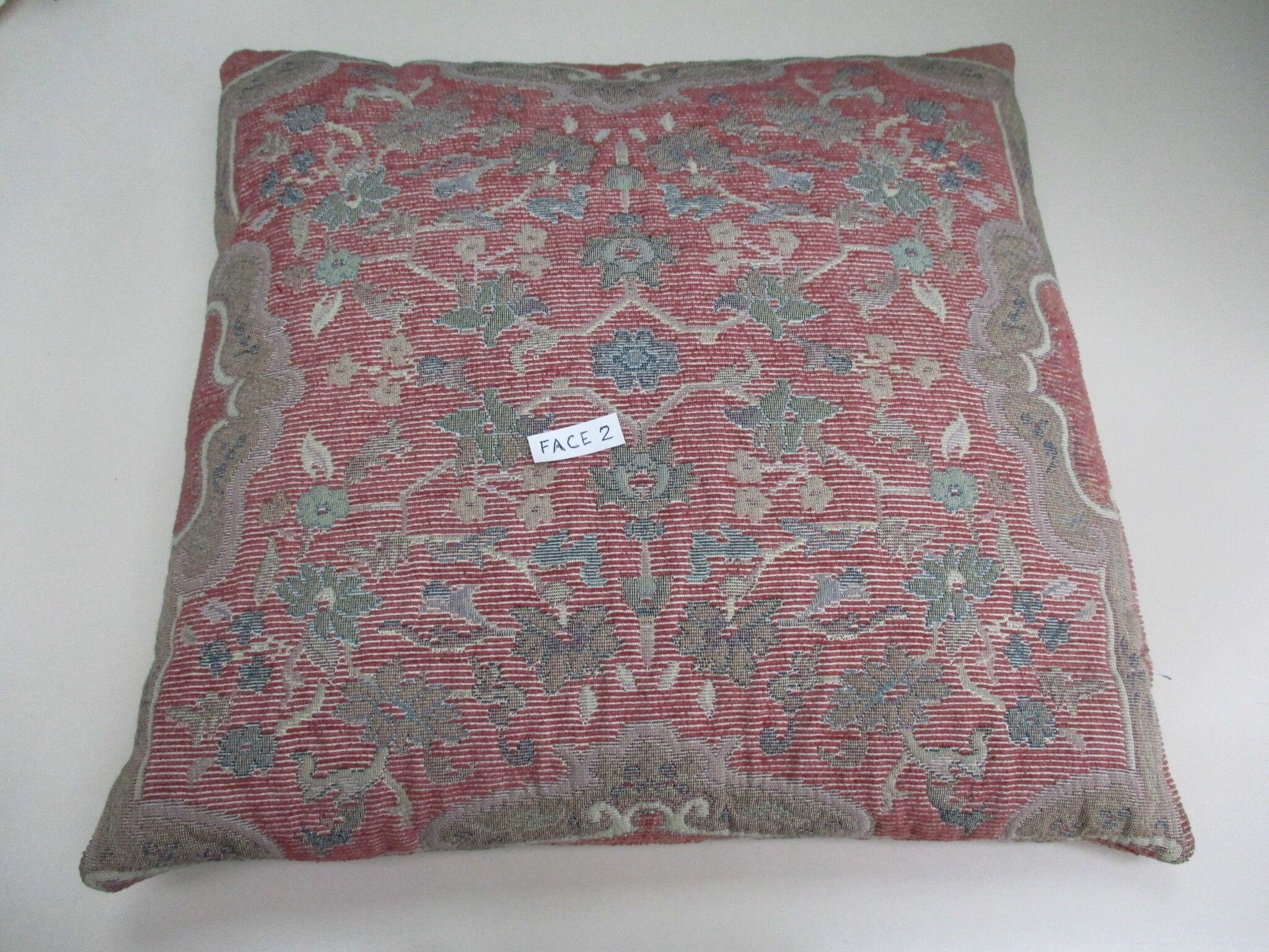Coussin en tapisserie d'ameublement