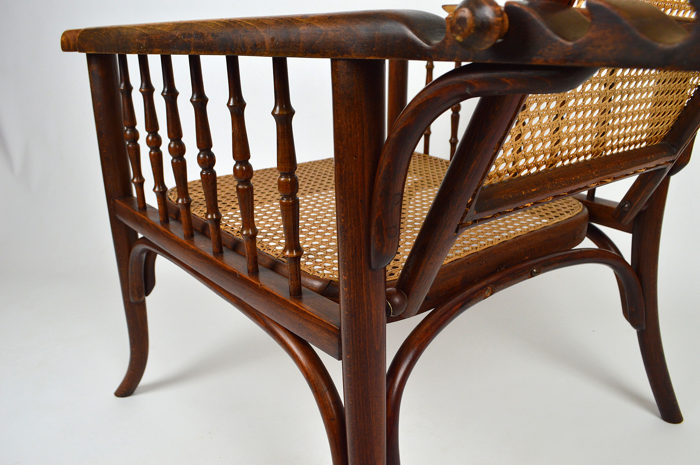 Fischel canned armchair with rack and pinion around 1910