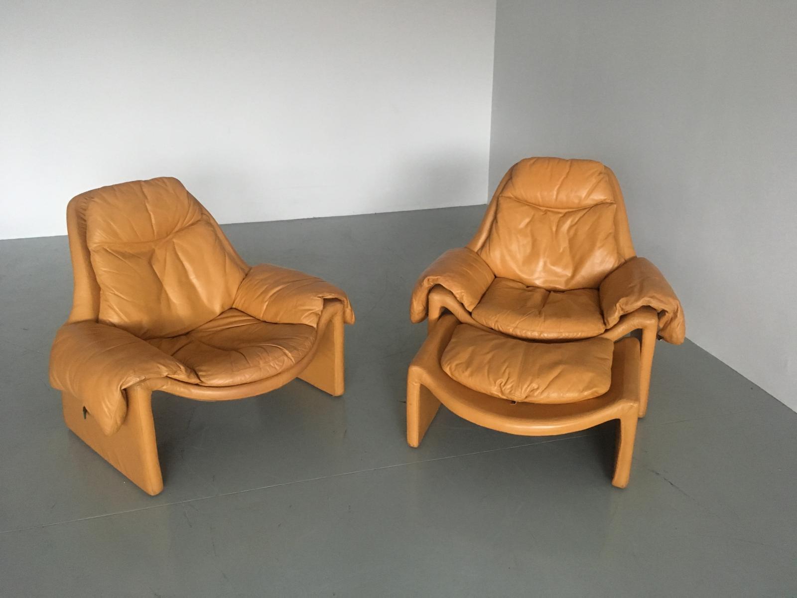 Set of 2 chairs P60 with ottoman by Vittorio Introini for Saporiti 1960