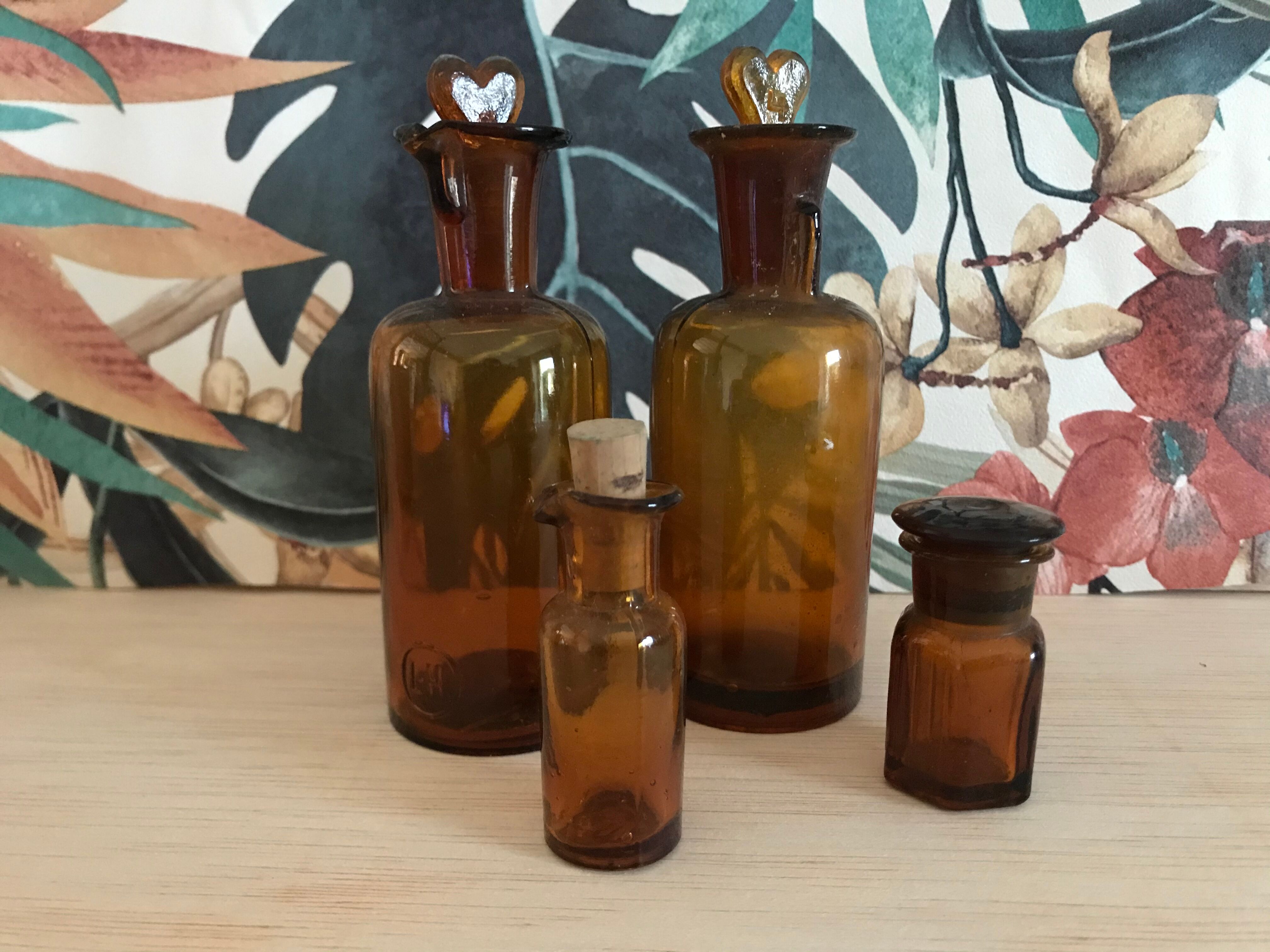 Set of apothecary vials