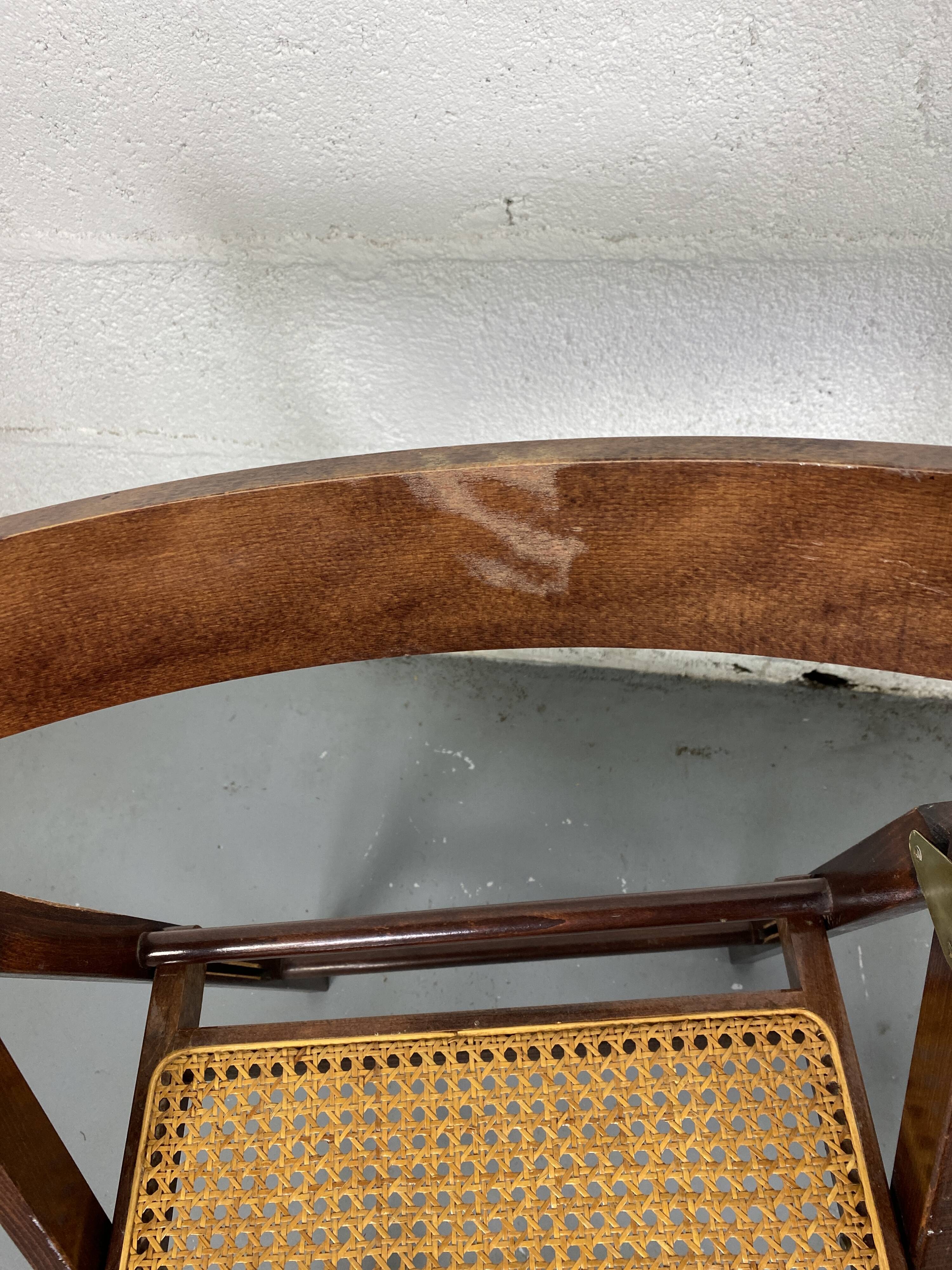 Lot folding chairs in canning