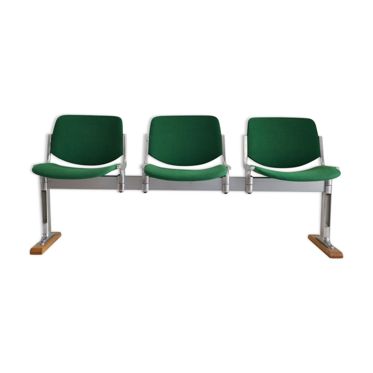 Castelli's Italian bench by Giancarlo Piretti