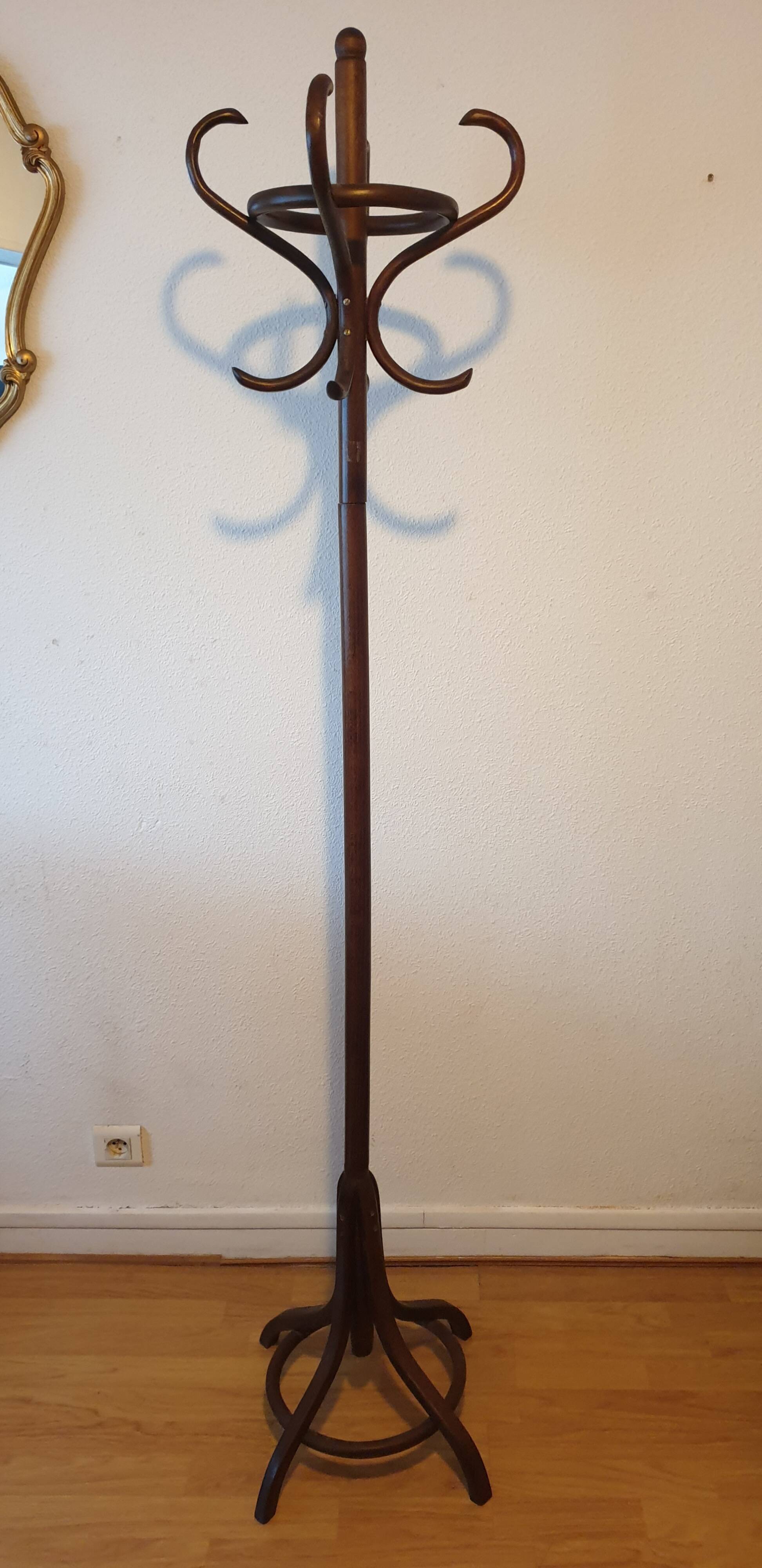 Porte manteau  perroquet thonet