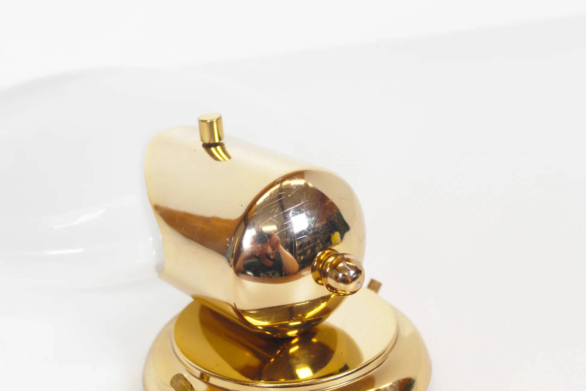 1970s wall lamp in brass and Murano glass by Kaiser Leuchten