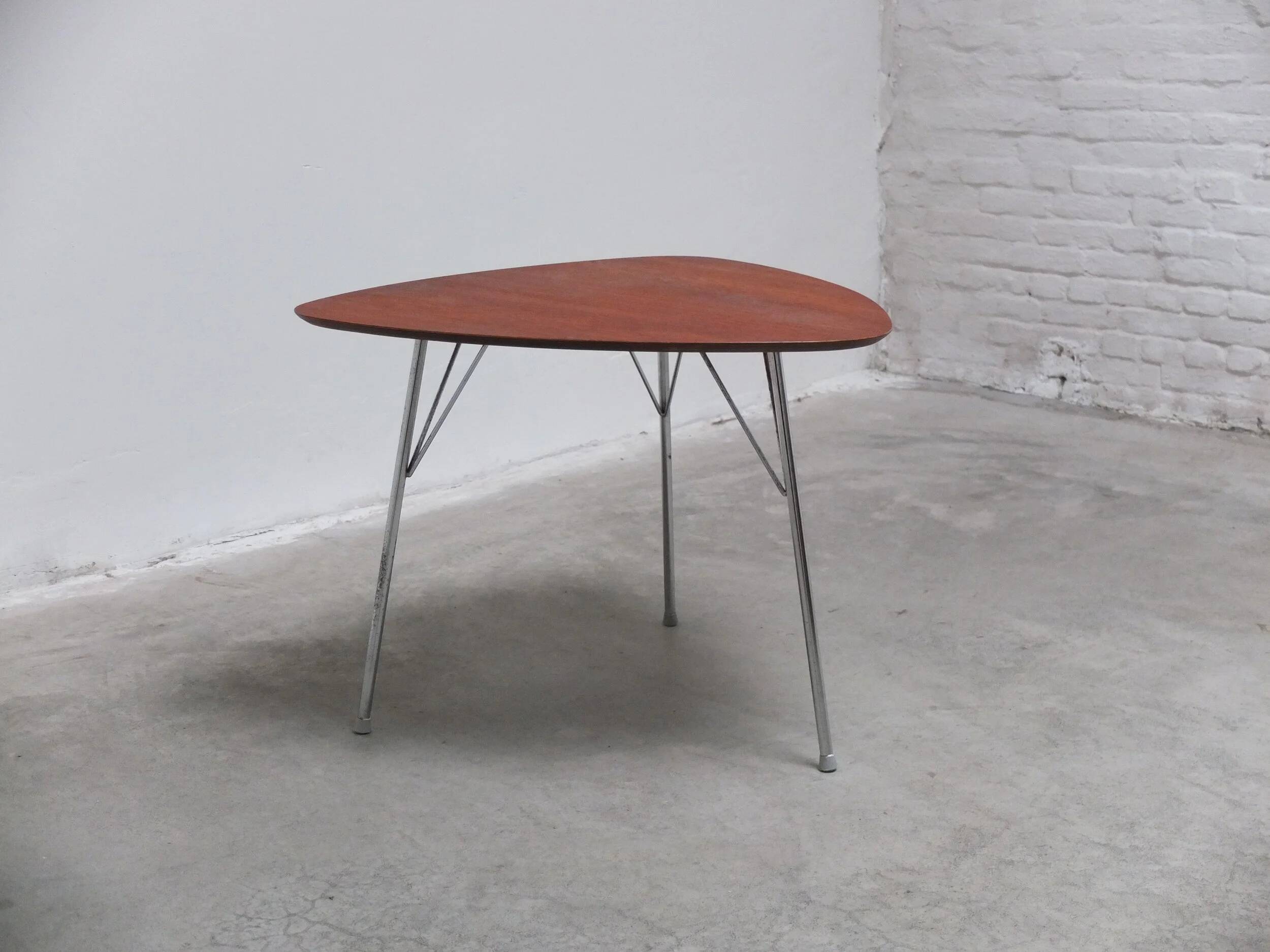 Triangular 'VL1312' side table in teak by Vermund Larsen, 1959