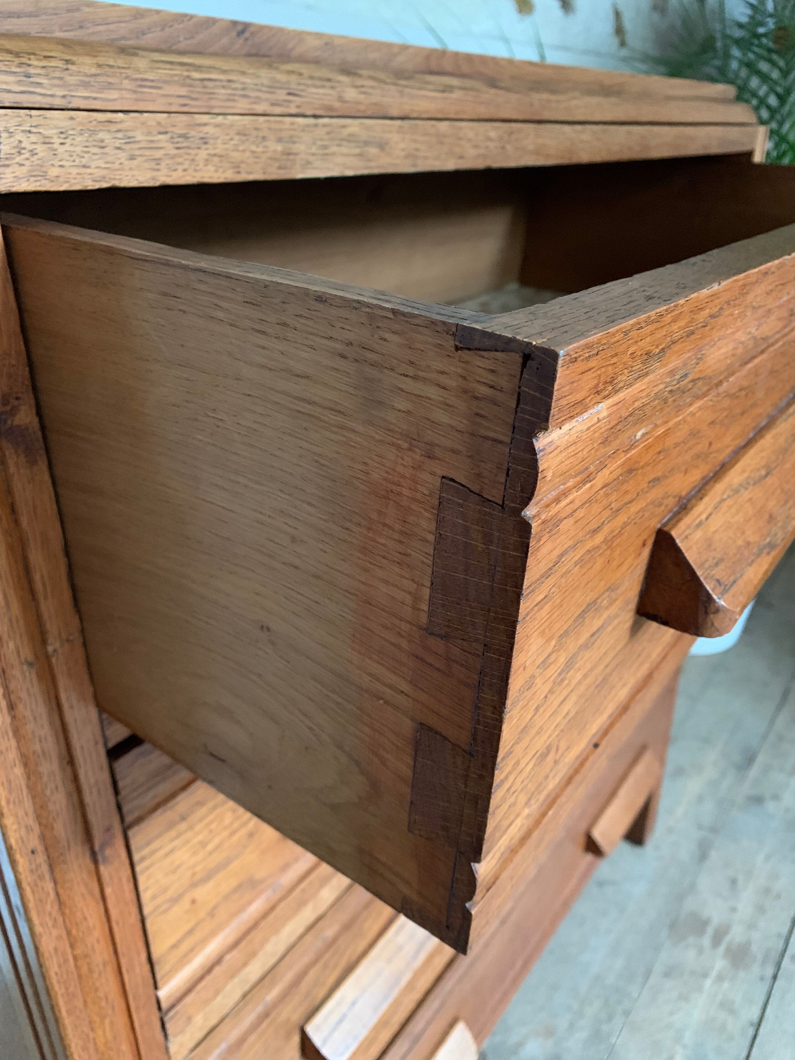 Vintage chest of drawers in solid oak