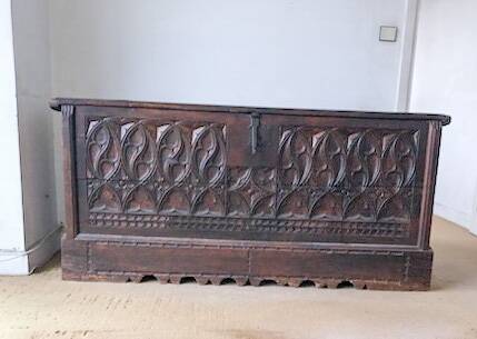 Coffre-bureau sculpté, style gothique, XVII-XIX ème suècle