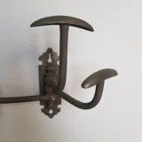 Tin wall patere has 3 hooks