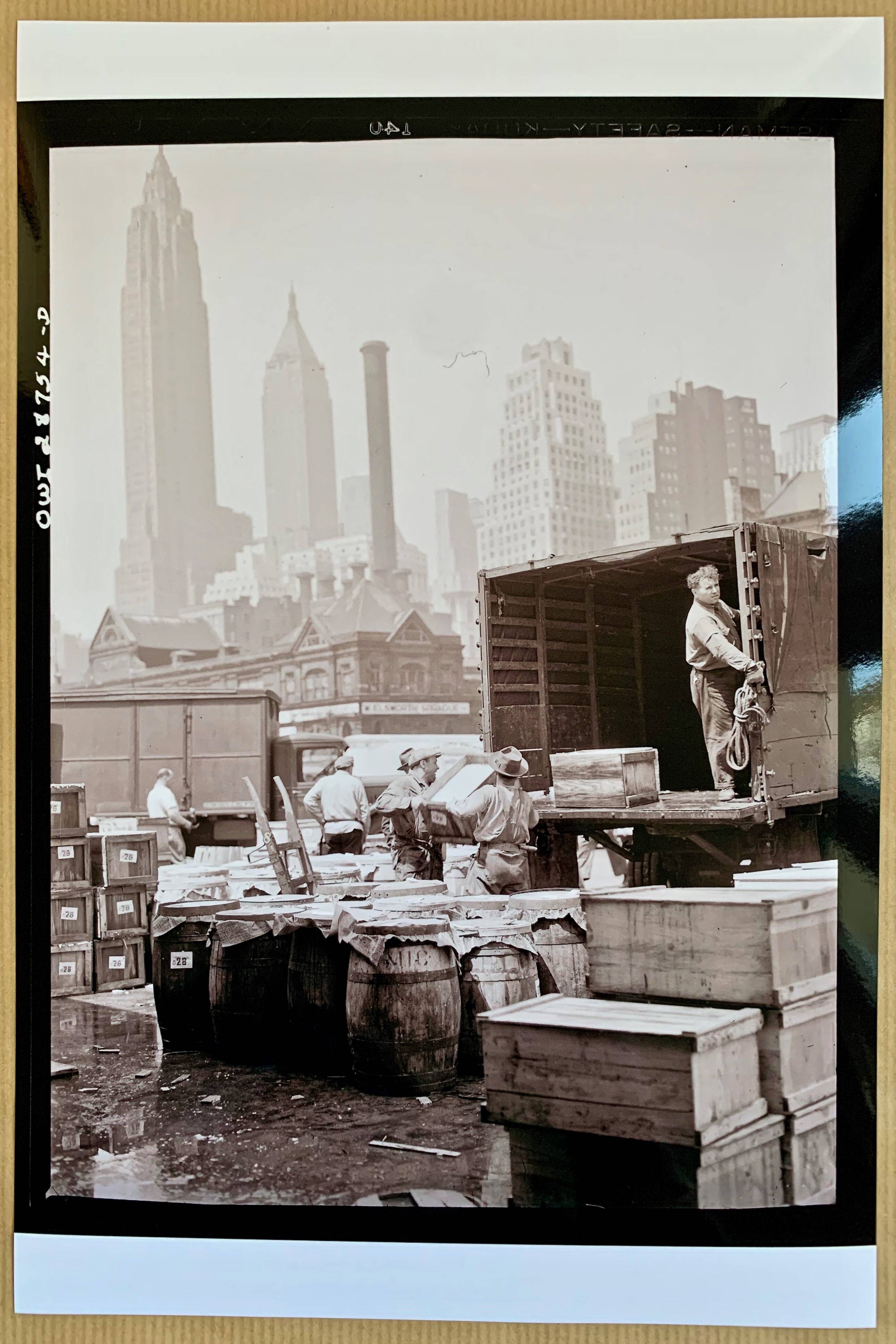 Fulton Fish Market 1943 – The beating heart of old New York