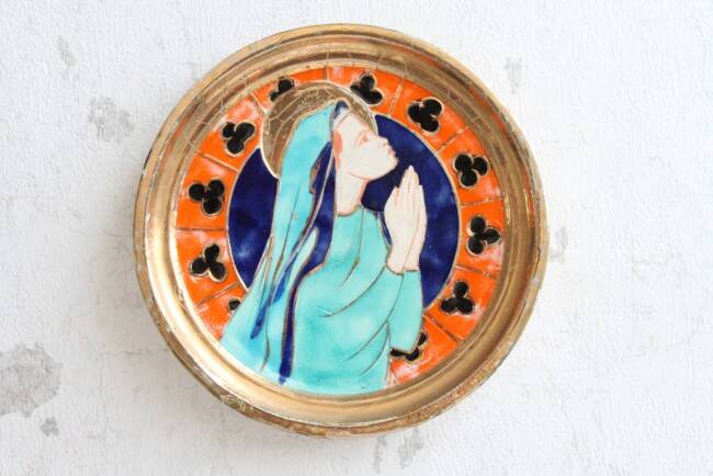 Round prayer plaque to hang, religious wall decoration, handmade enamel frame, 16 cm.