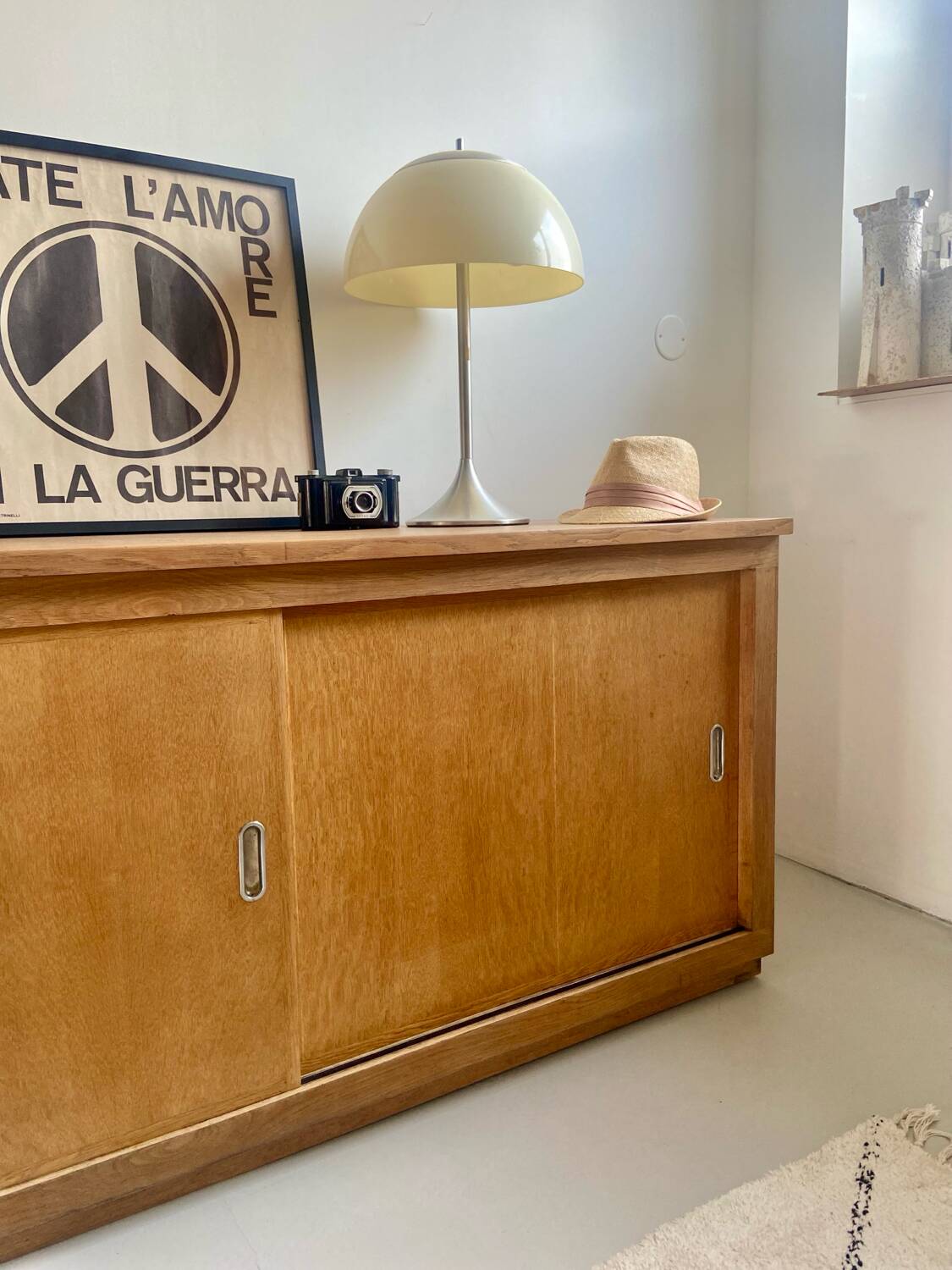 Meuble de métier de chapelière – Enfilade vintage restaurée