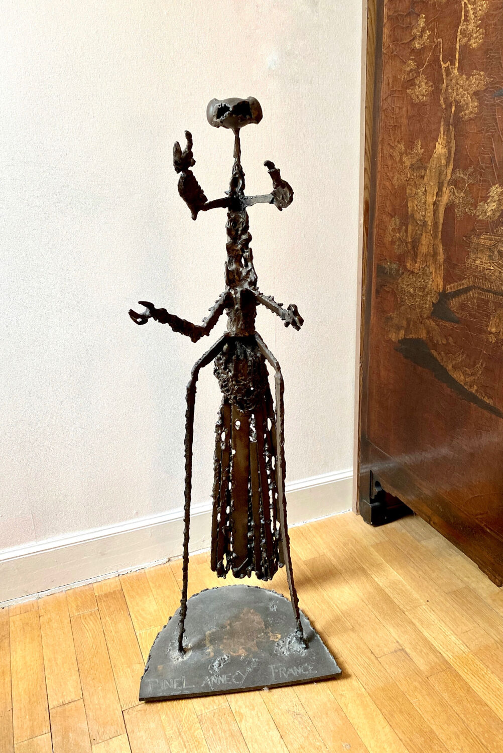 Sculpture praying mantis metal sculptor Michel Pinel