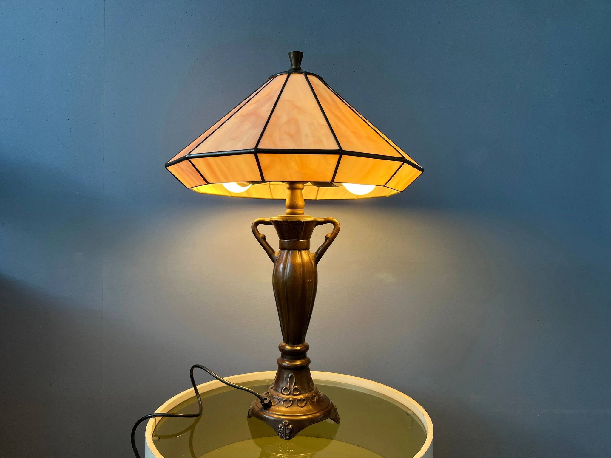 Lampe de table Tiffany Art déco en vitrail violet