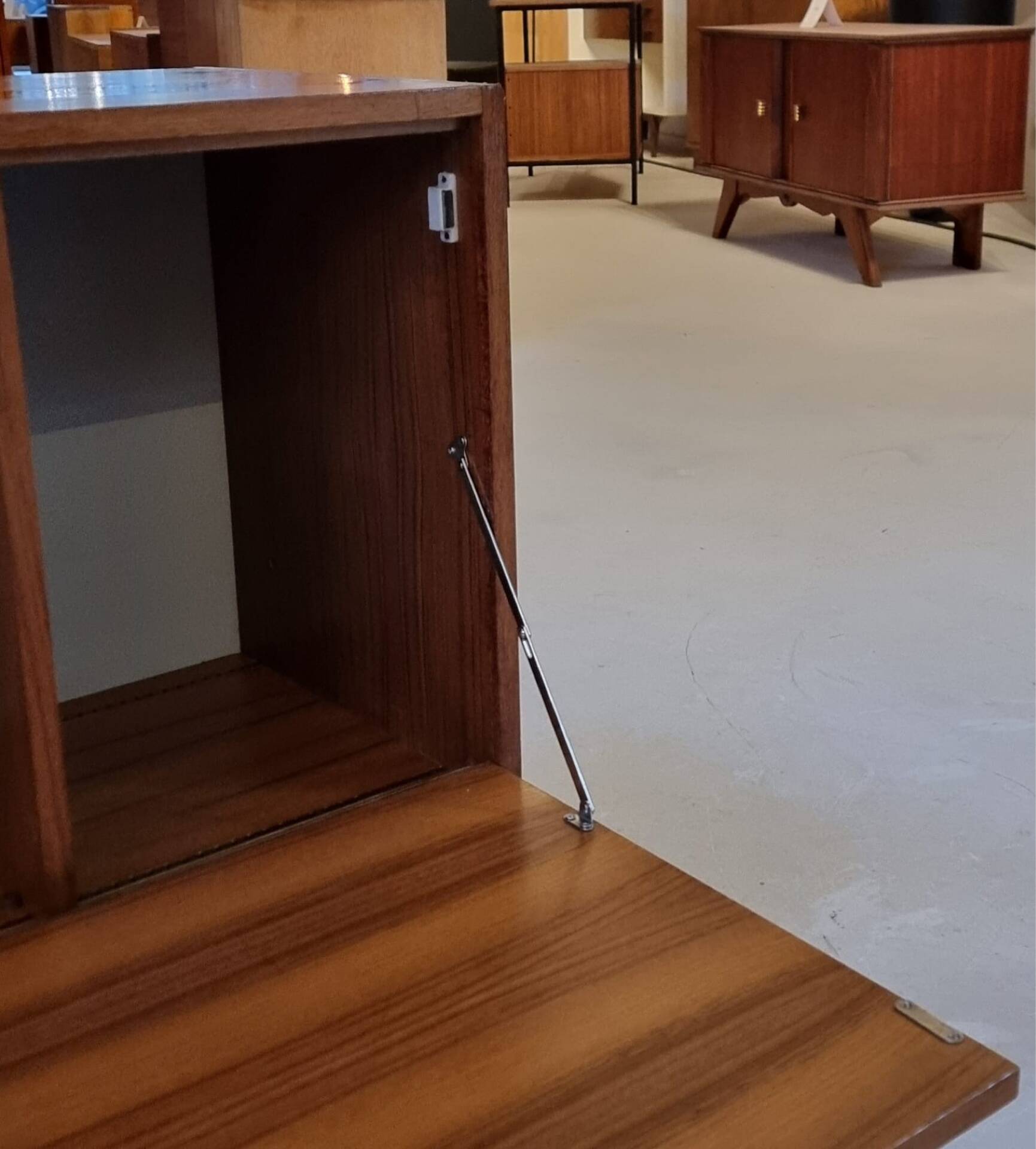Mid-century buffet