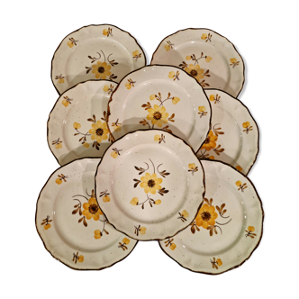 Set of 8 plates