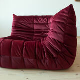 Chauffeuse d'angle Togo en velours bordeaux modèle dessiné par Michel Ducaroy 1973