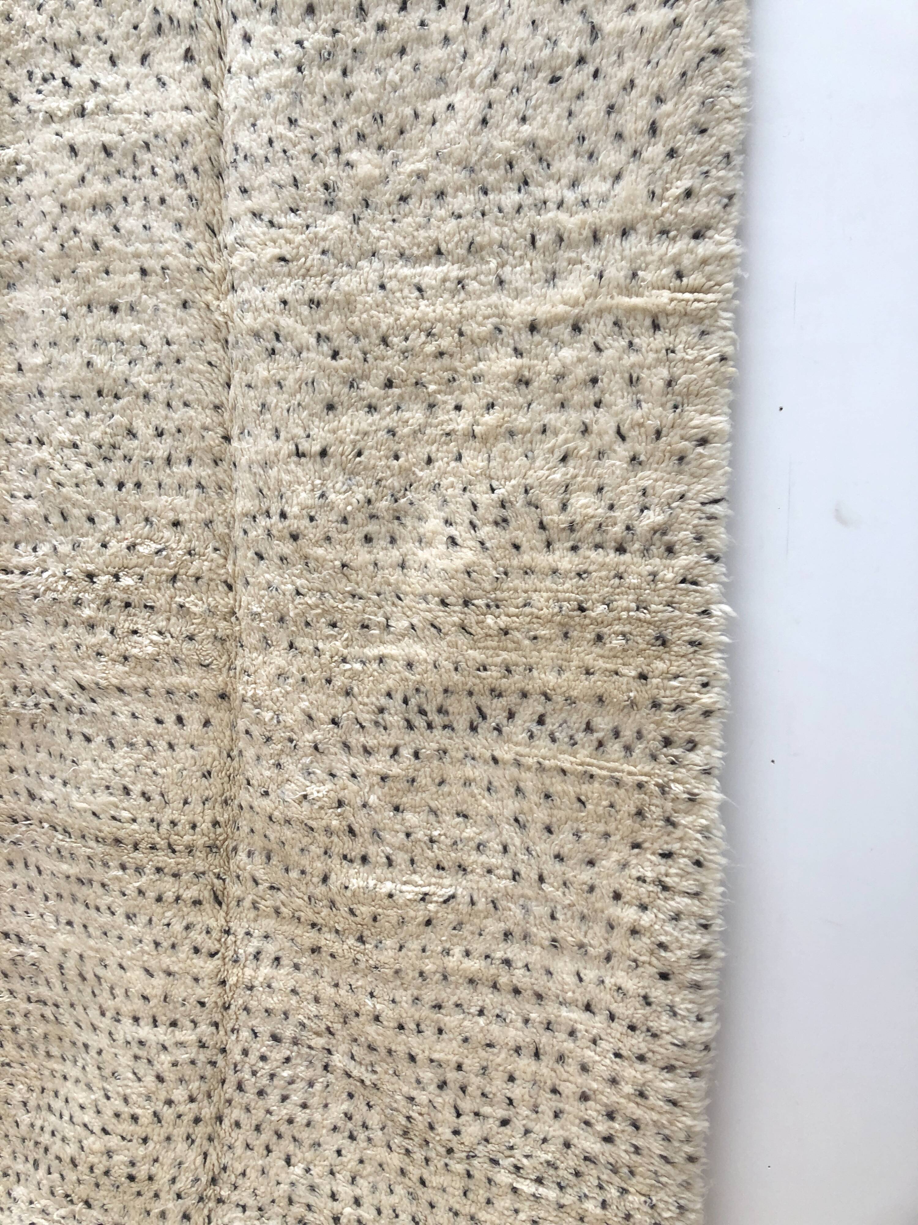 Moroccan Berber carpet Marmoucha with polka dots anthracite grey 2, 78x1, 66m