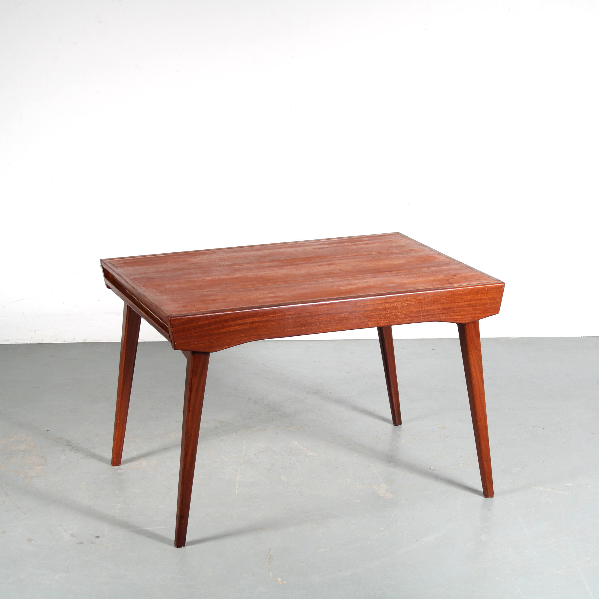 1950s Extendible dining table from the Netherlands