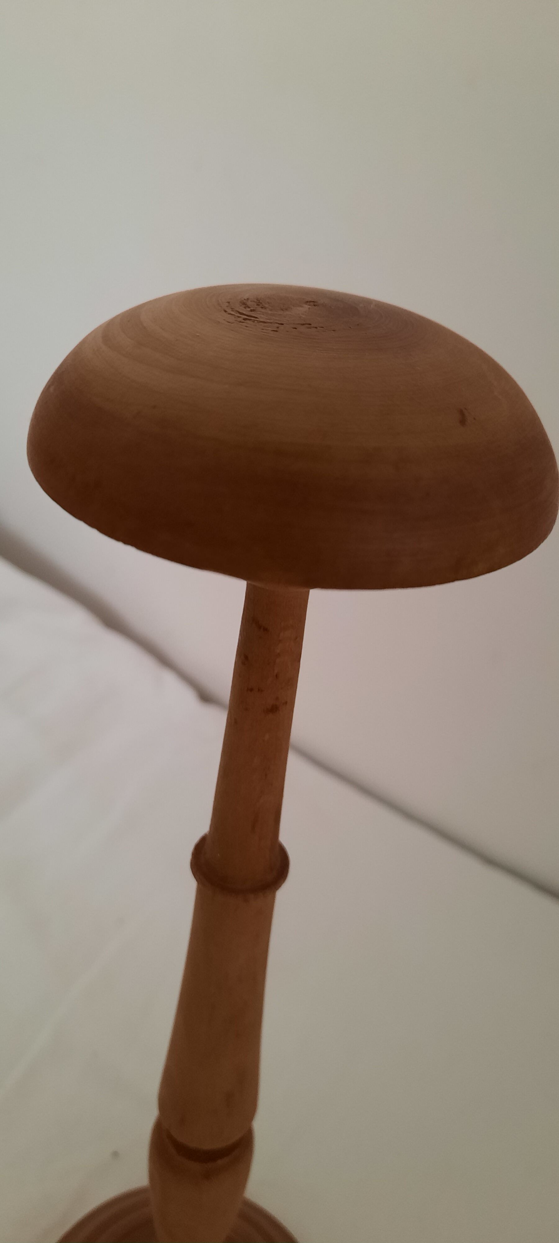 Porte chapeau en bois