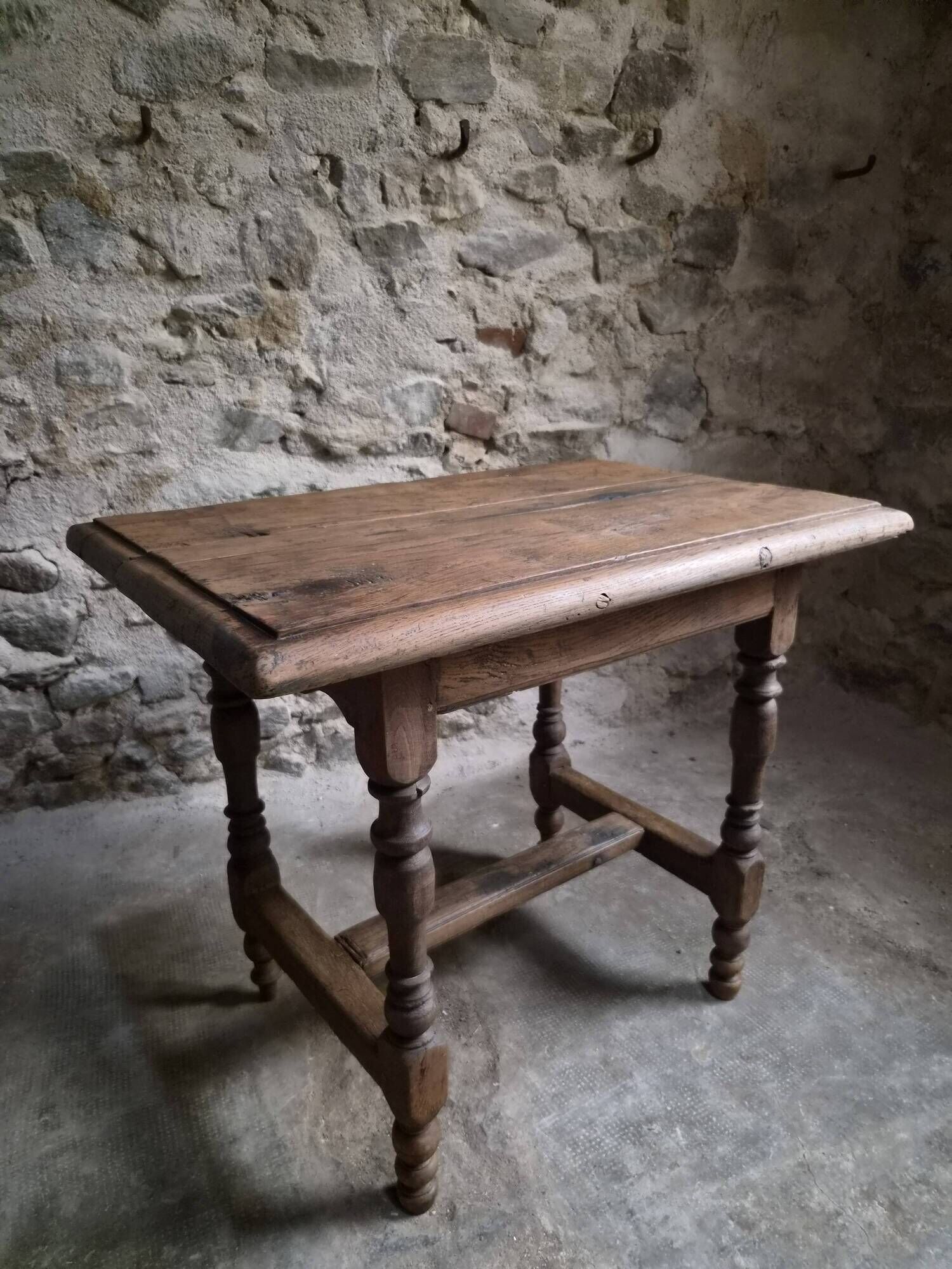 18th-century oak table / Small desk – Rustic French country table