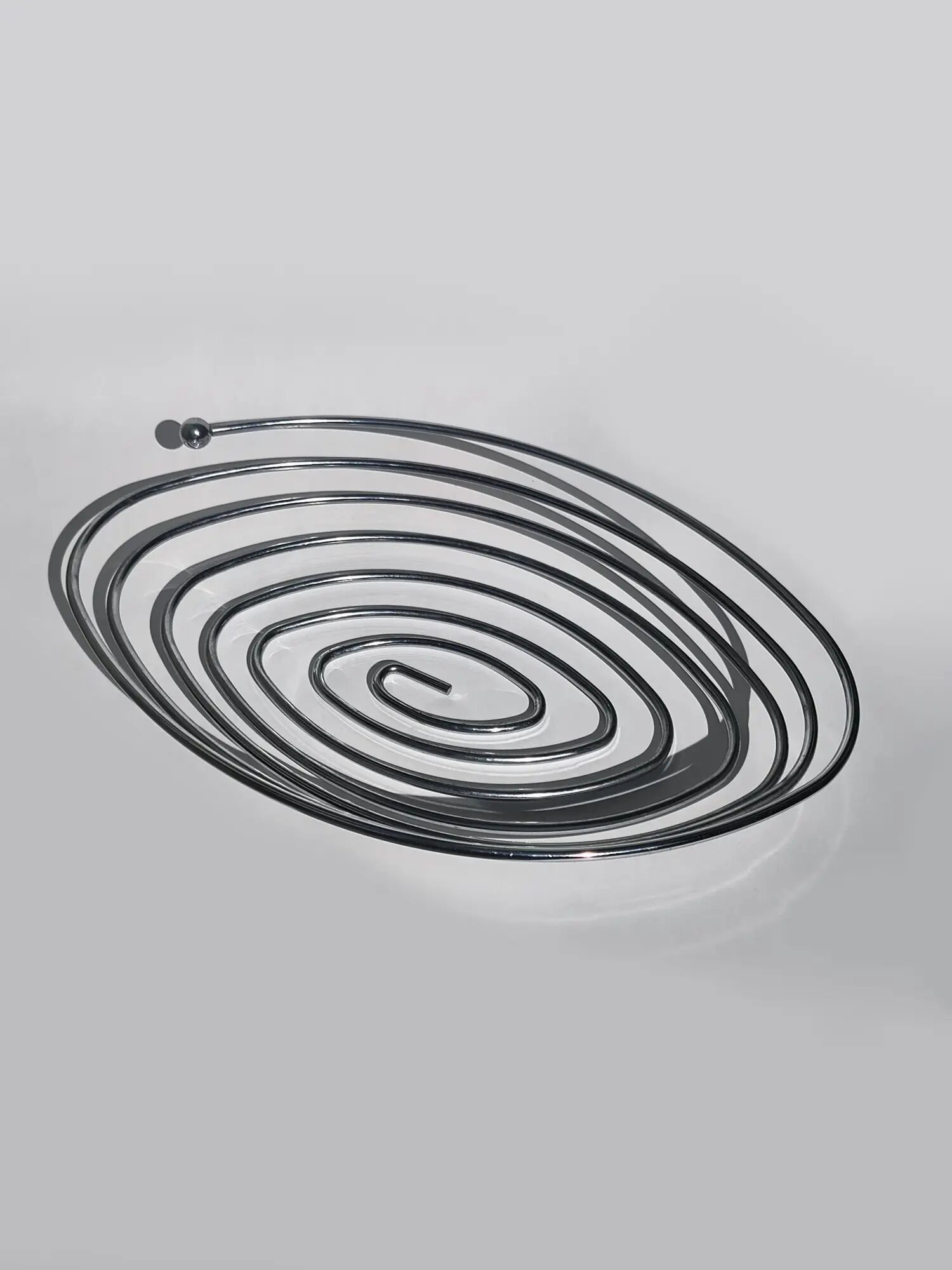 Spiral fruit bowl