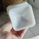 Cache-pot en opaline blanche