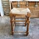 Tabouret en bois et paille tressée