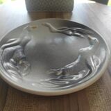 Plate with 3 ducks / geese in relief - Faïencerie de la Linde, France
