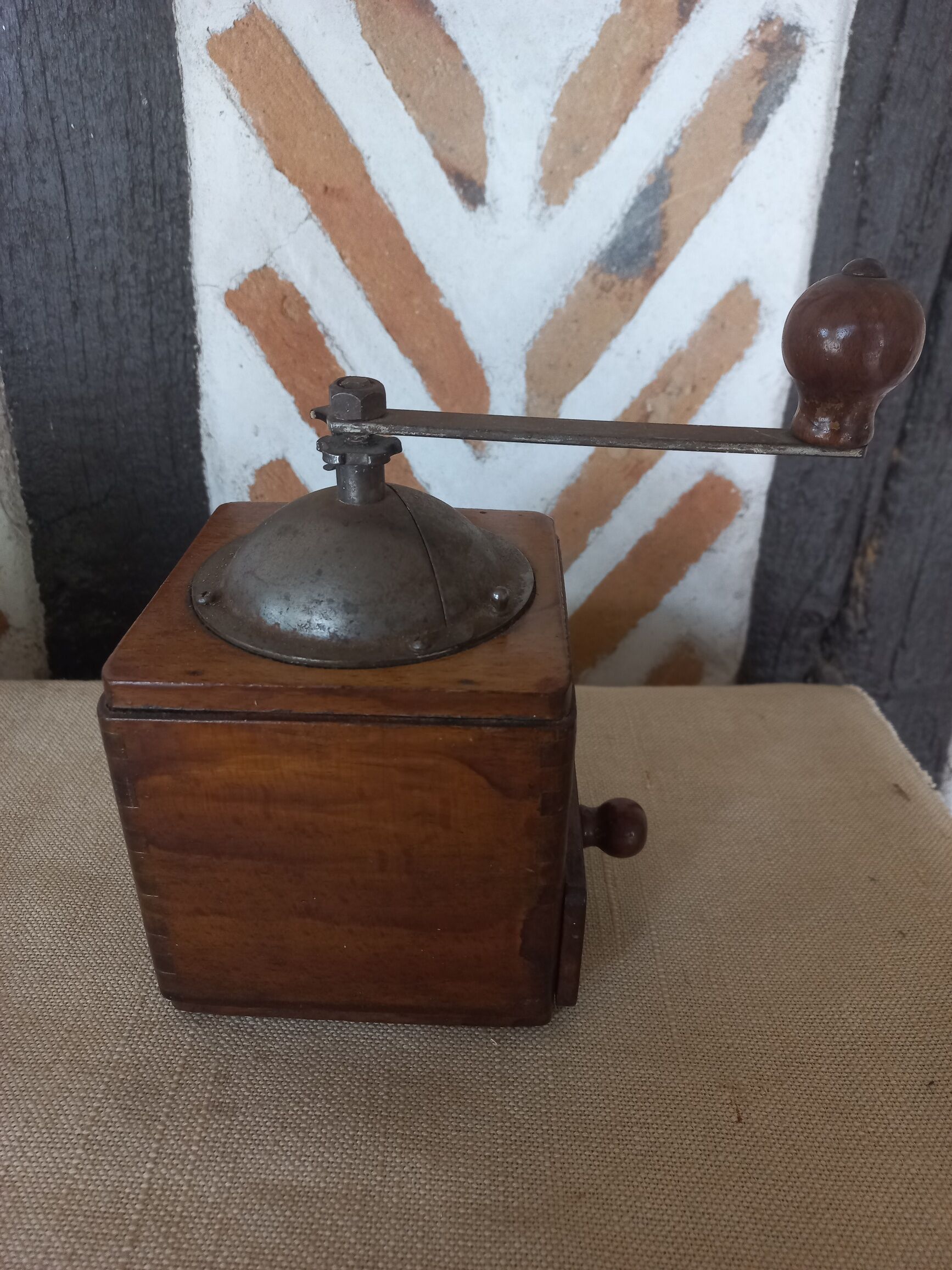 Cyrus coffee grinder 1940