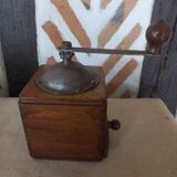 Cyrus coffee grinder 1940