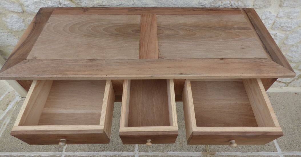 Console in solid walnut with a natural finish, featuring three drawers with a belt.