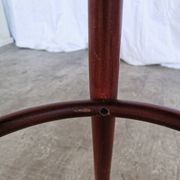 Tabouret de pub irlandais vintage : assise en cuir vert, bois courbé, style Thonet