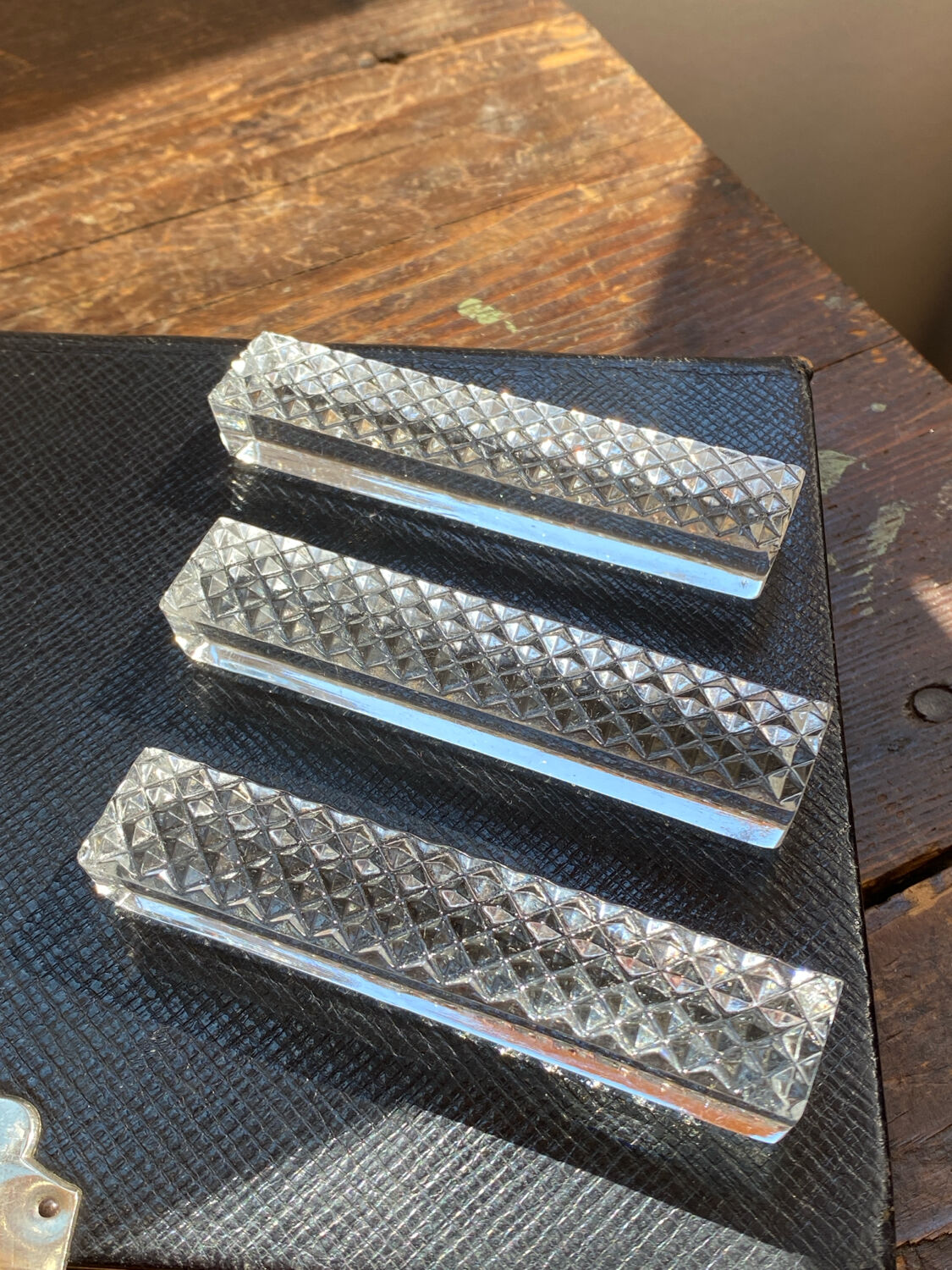Crystal knife rest, diamond tip