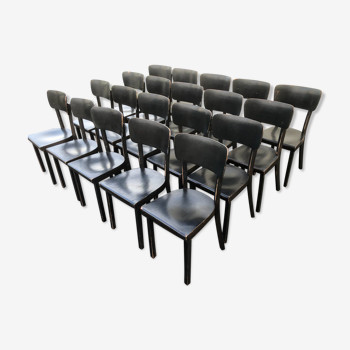 Lot de 36 chaises bistrot peintes noires