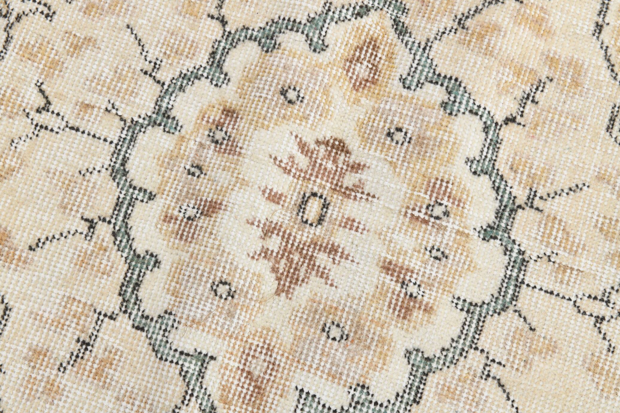 6x10 Cream & Brown Oriental Floral Pattern Vintage Rug, 193x298Cm