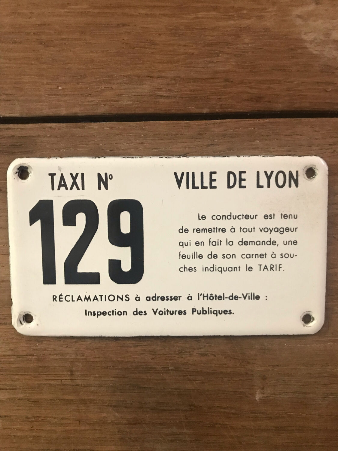 Plaque émaillée de taxi lyonnais