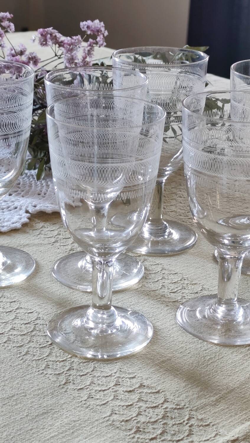 Lot de verres bistrot anciens
