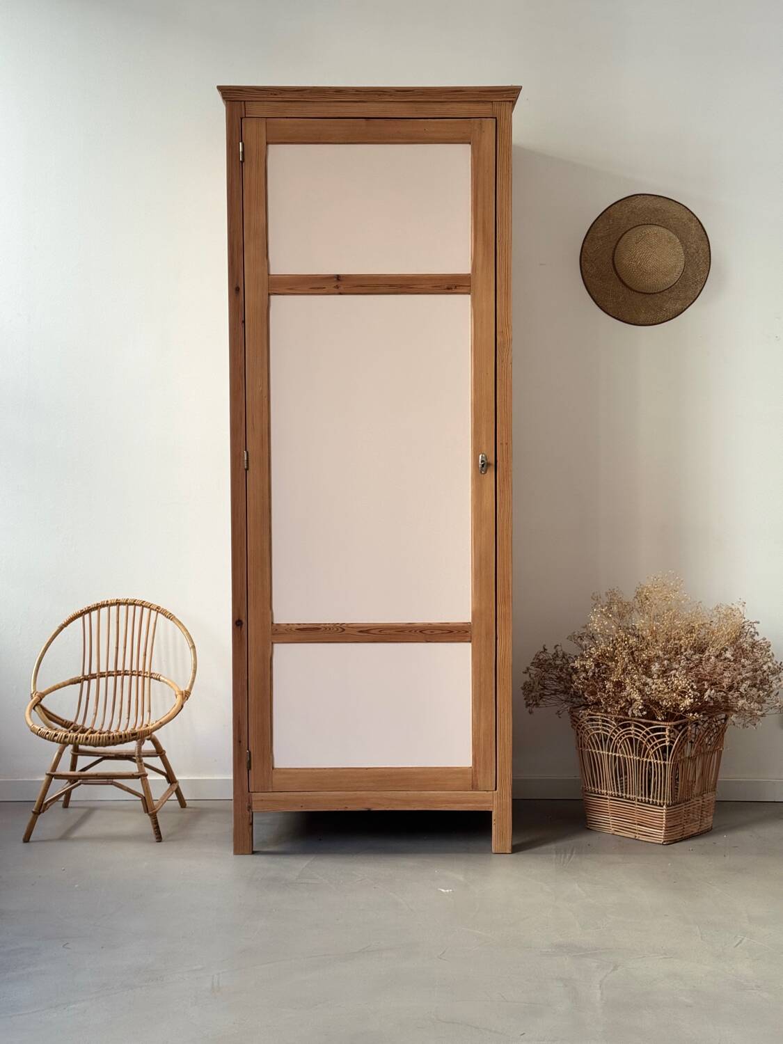 Wardrobe with a door