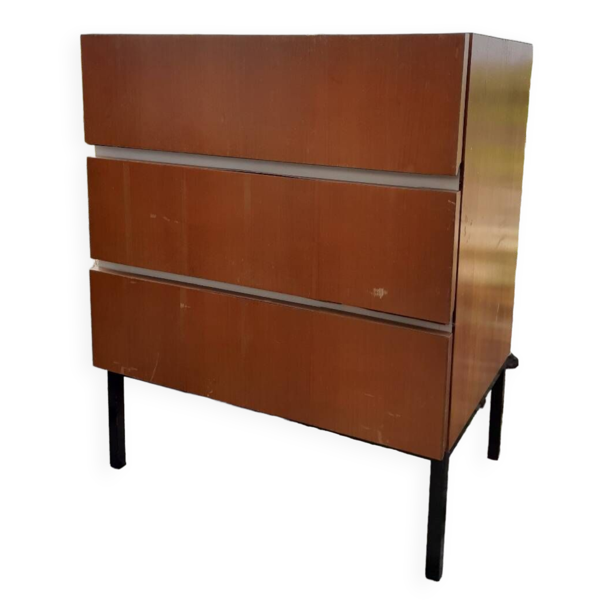 Small chest of drawers