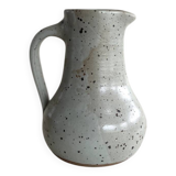 Pichet en grès vernissé beige moucheté