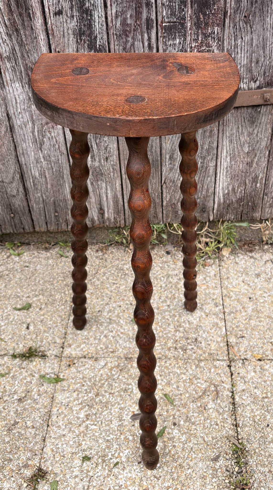Elegant vintage demi-lune side table in turned wood, vintage, 1950s - 1960s.