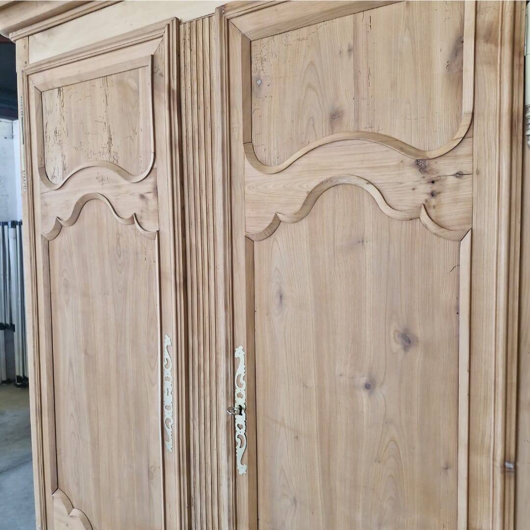Antique cherry wood wardrobe – fully sandblasted
