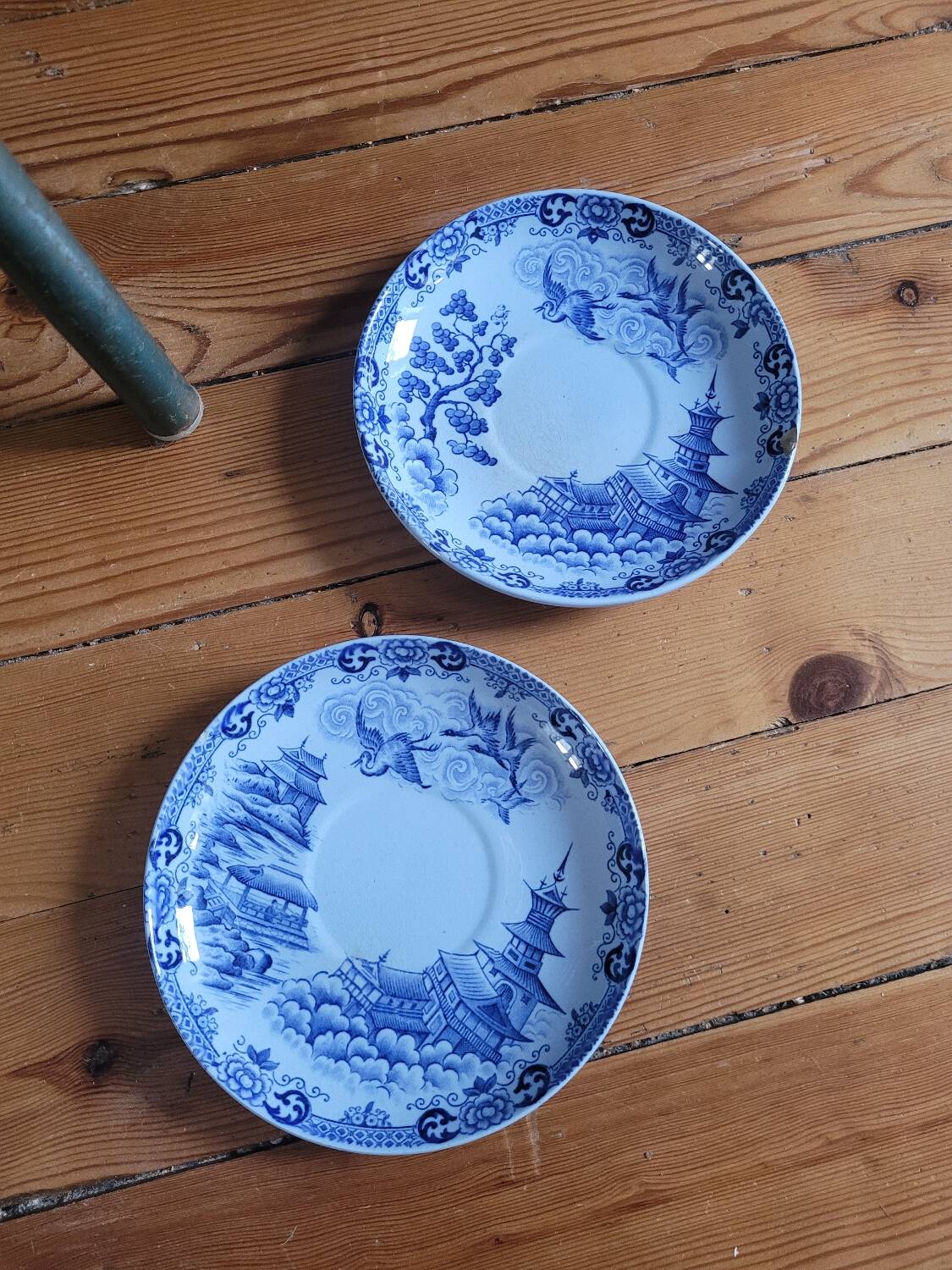 Set of two saucers Terre de fer Saigon