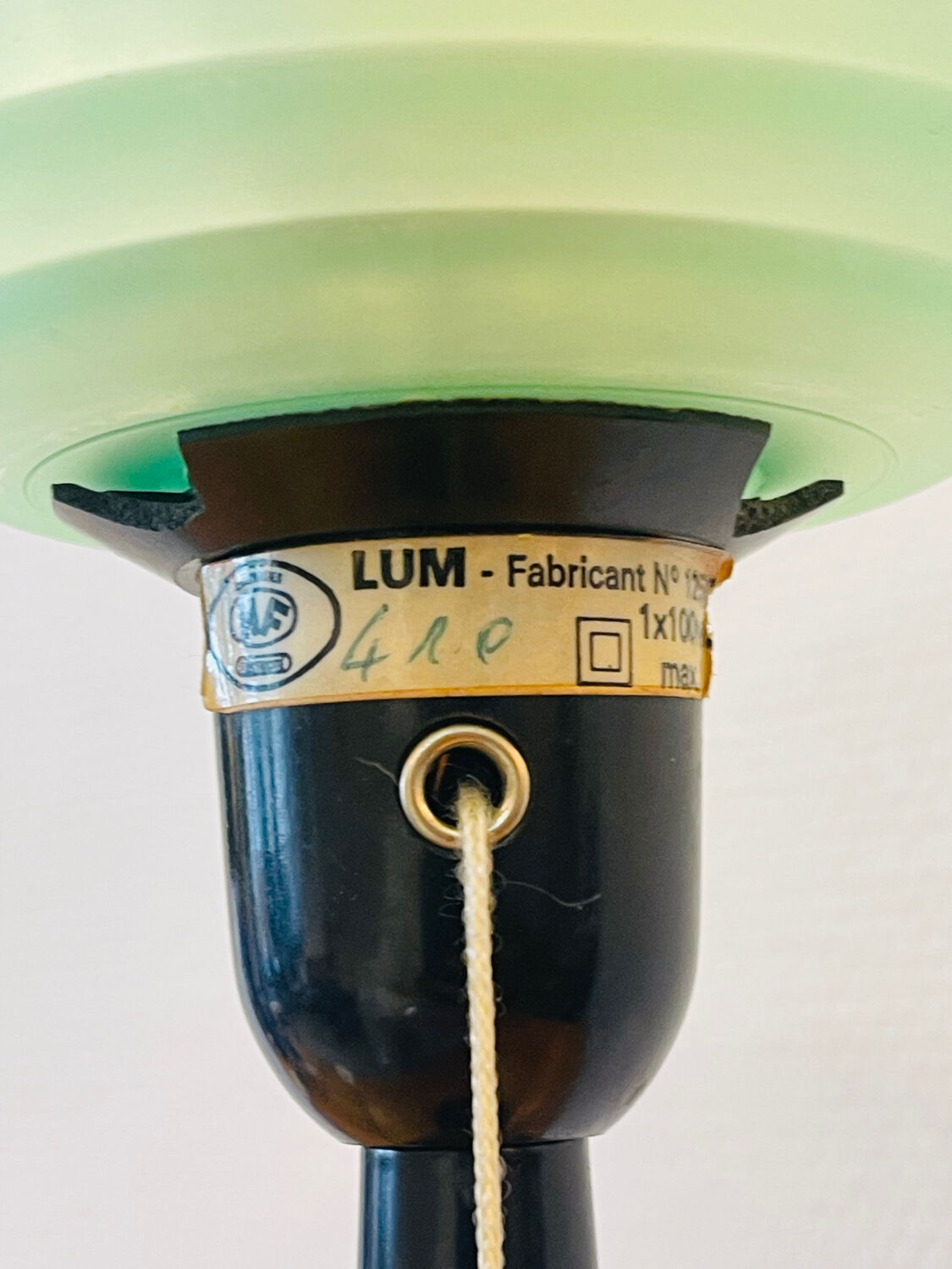 Postmodern lamp from the 80s – green opaline glass and black base, edition