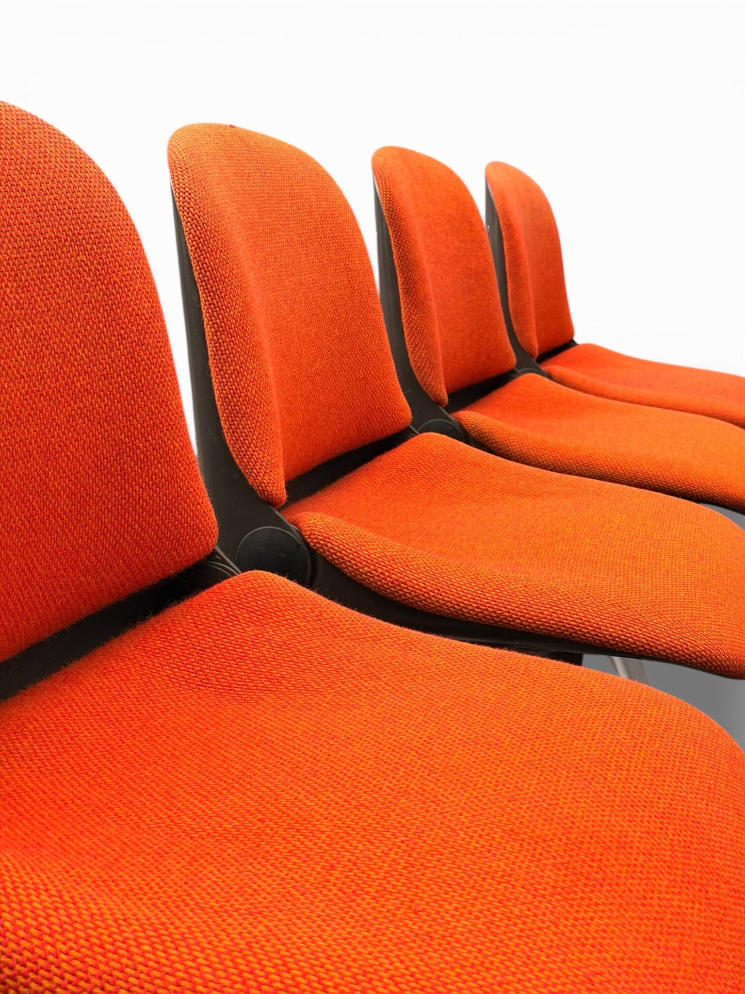 4 chaises, fauteuils vintage modèle 231/5 en tissu orange par Wilkhahn