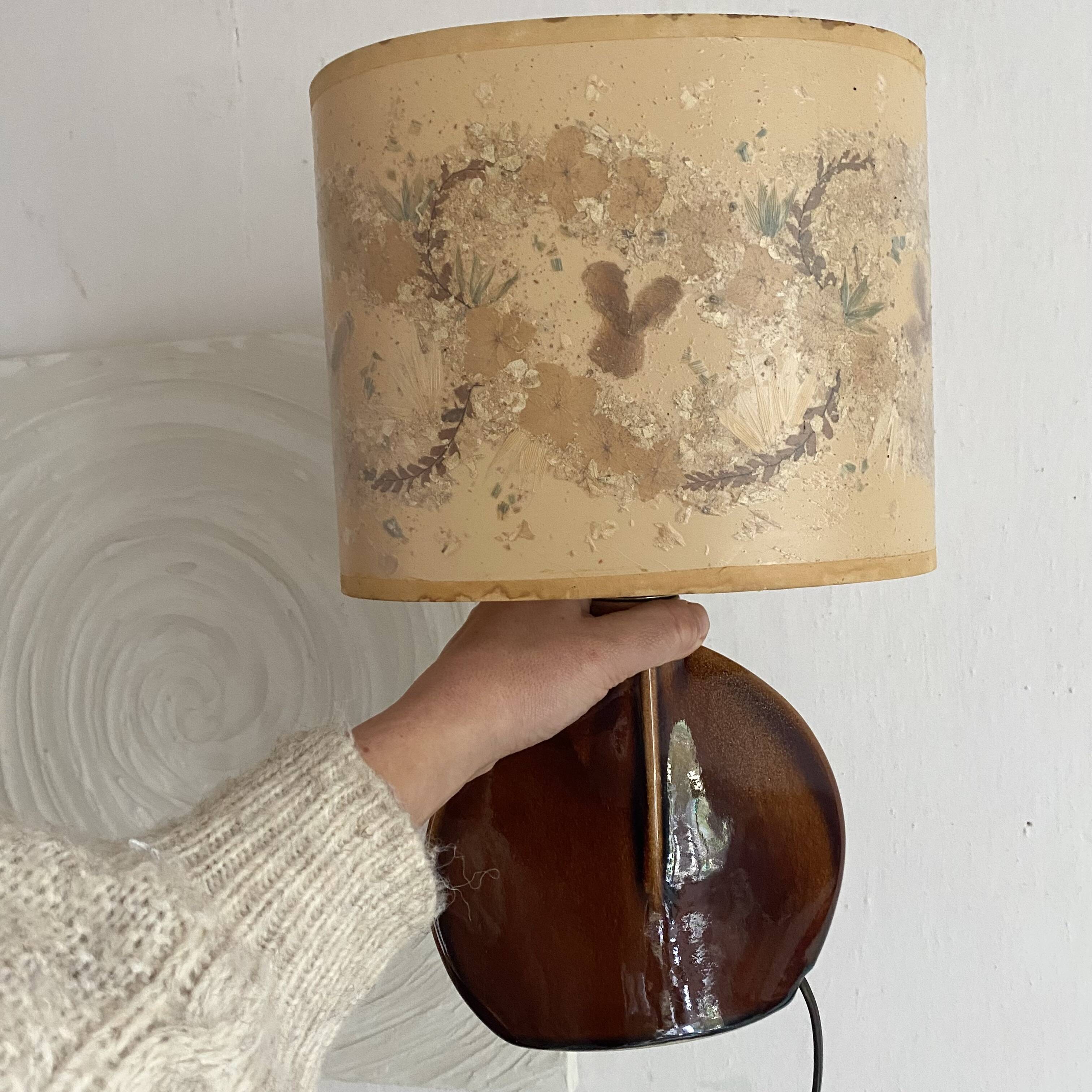 Lampe en céramique et fleurs naturelles, années 70