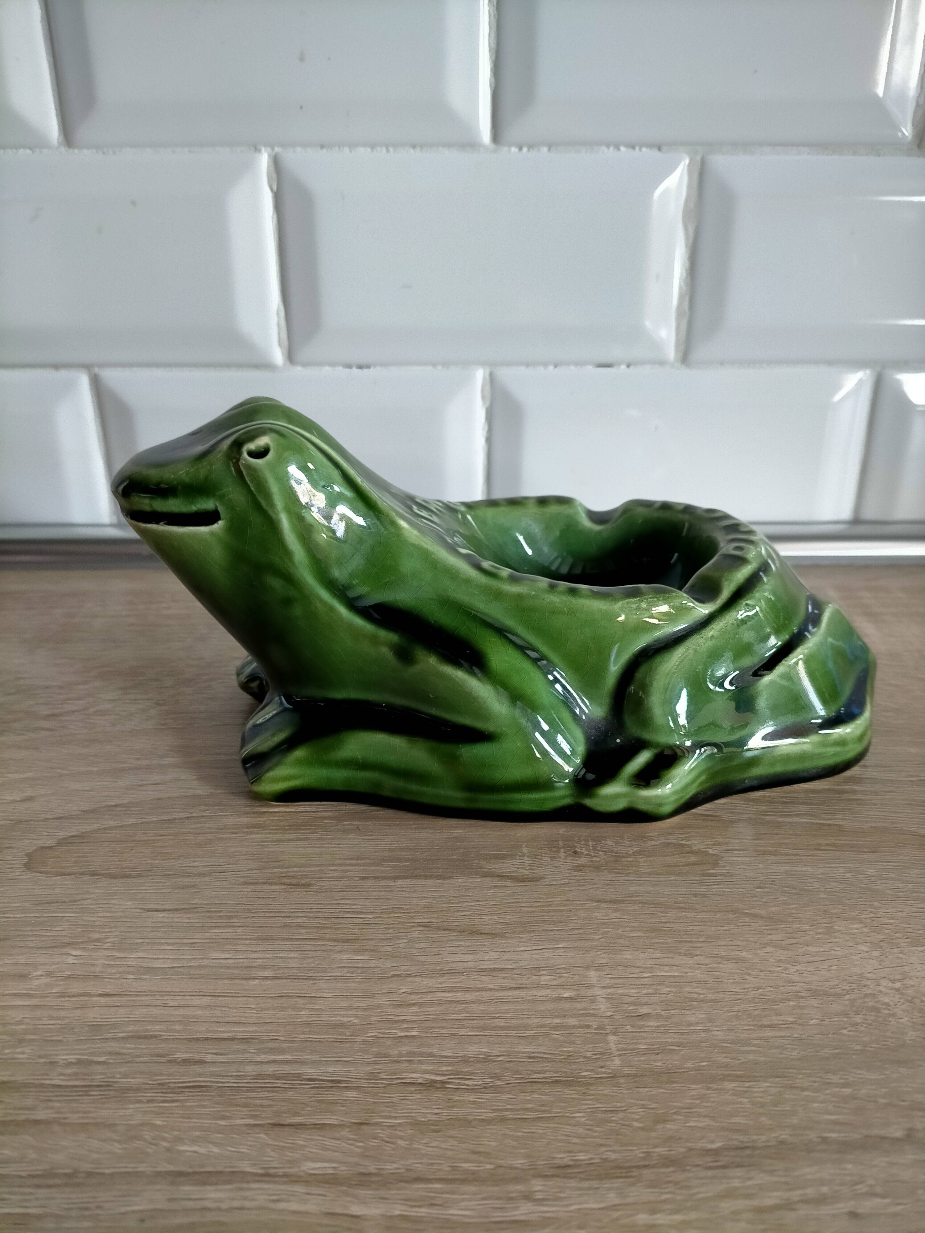 Advertising ashtray the frog